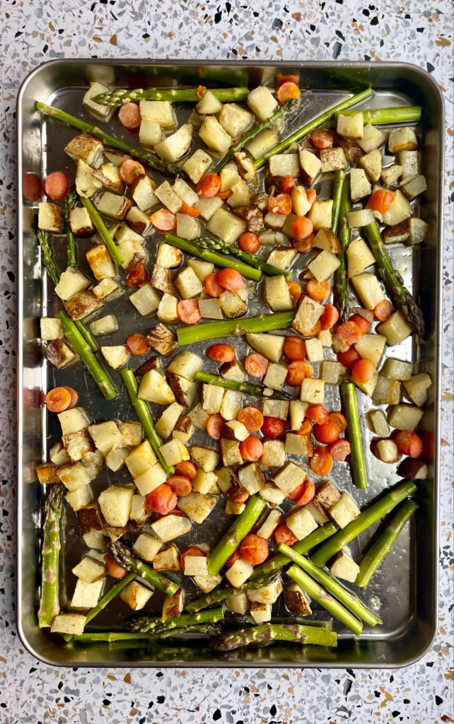 sheet pan eggs with asparagus