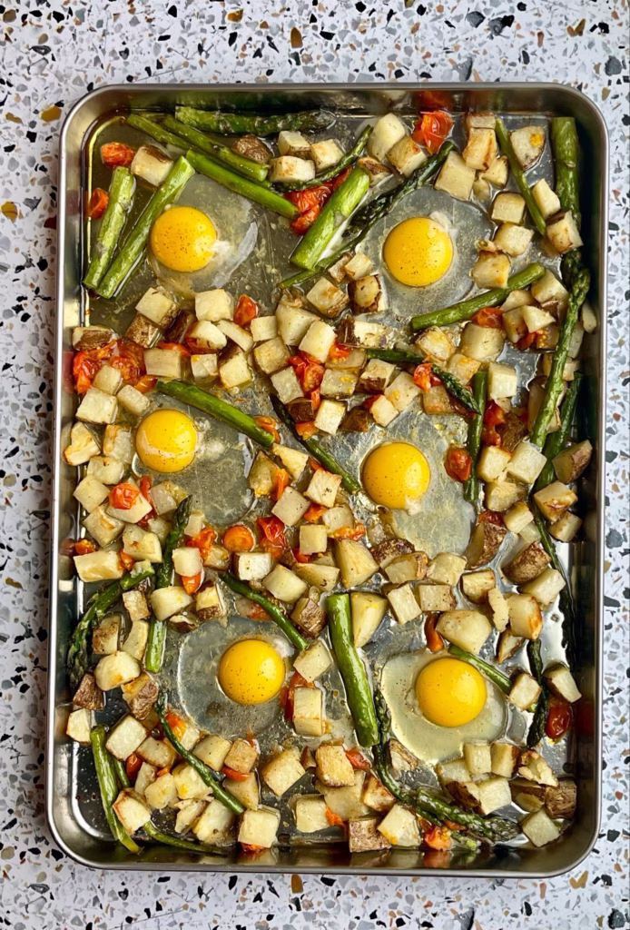 sheet pan eggs with asparagus