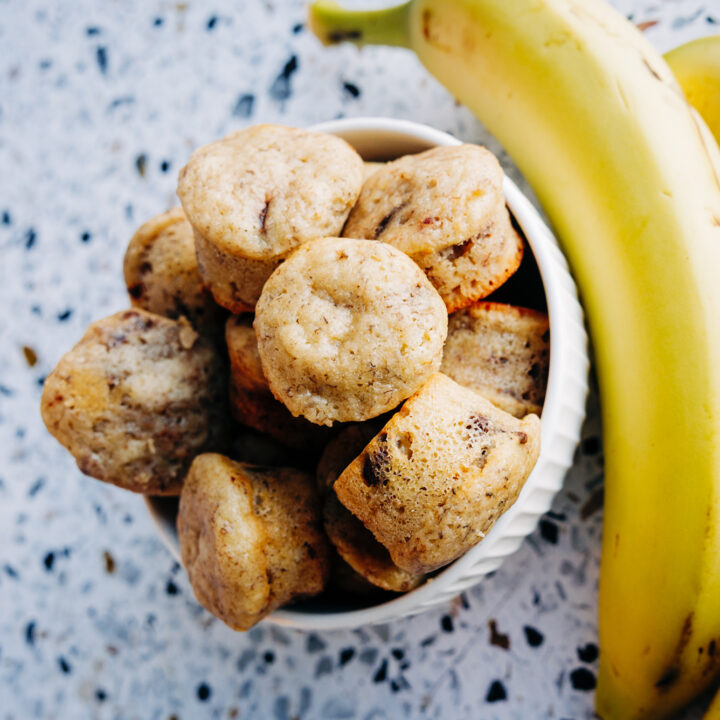 healthy banana mini muffins