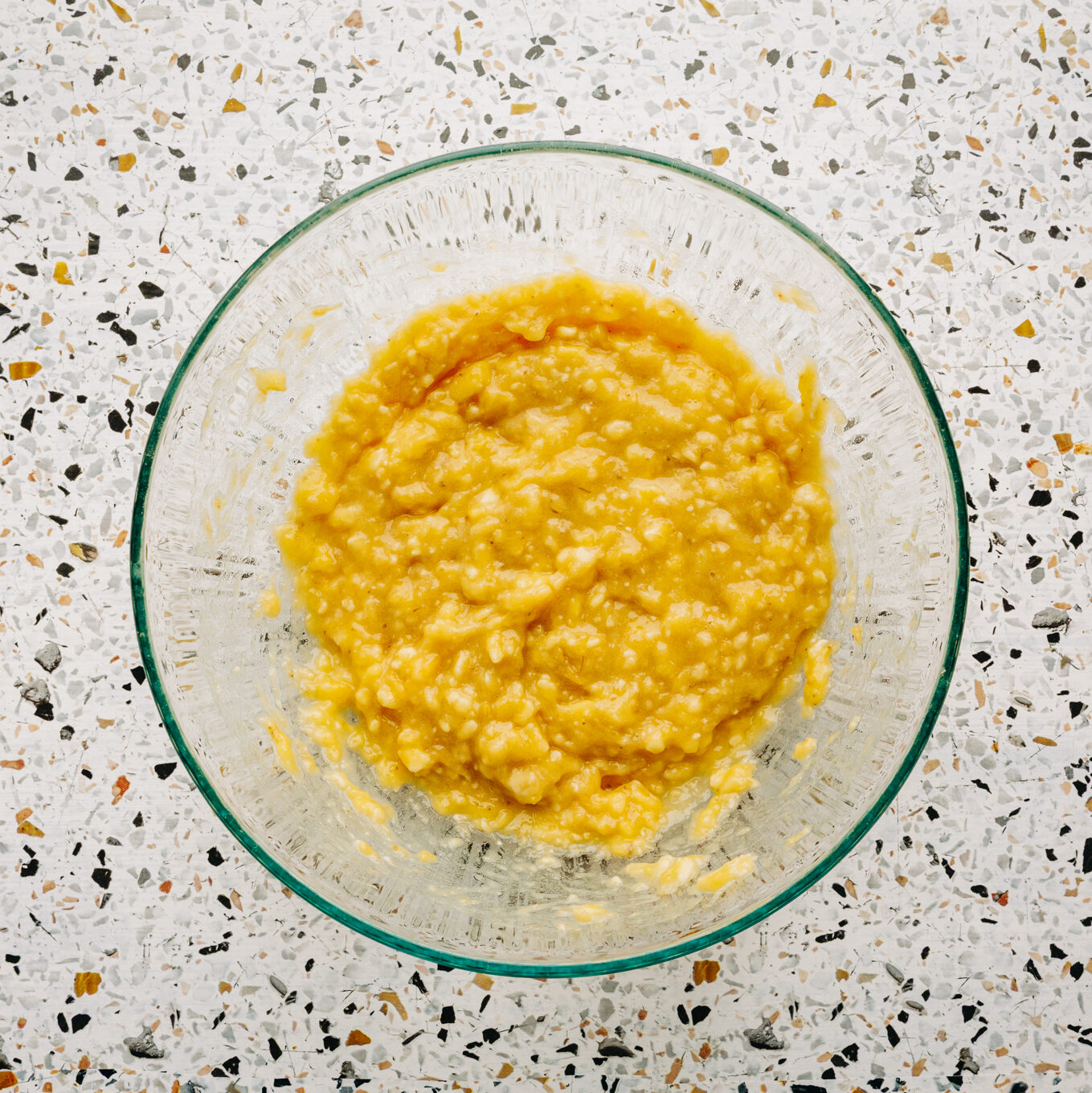 healthy banana mini muffins